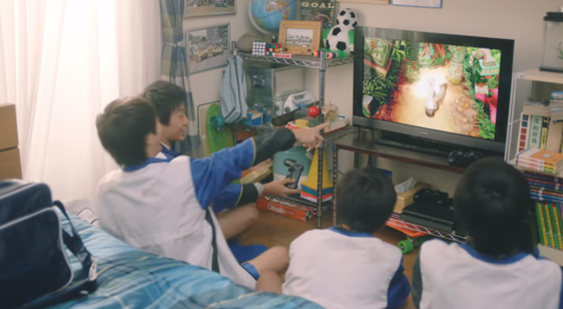 Японская реклама PS4 - между нами